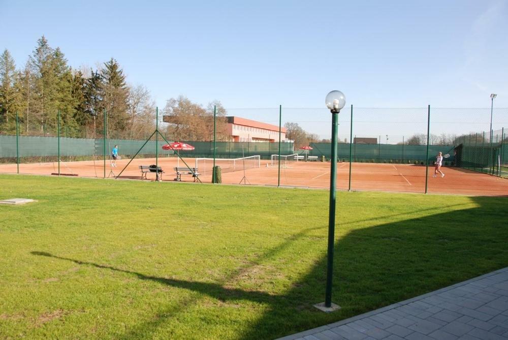 Penzion Rocket Club Lučenec 외부 사진